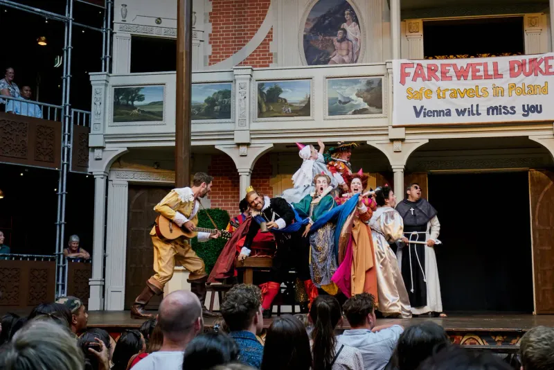 Tough Crowd: Review of Pop Up Globe’s Measure for Measure and Hamlet